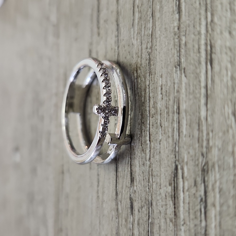NWT CROSSES SILVER PLATED ZIRCON RING - Picture 4 of 6